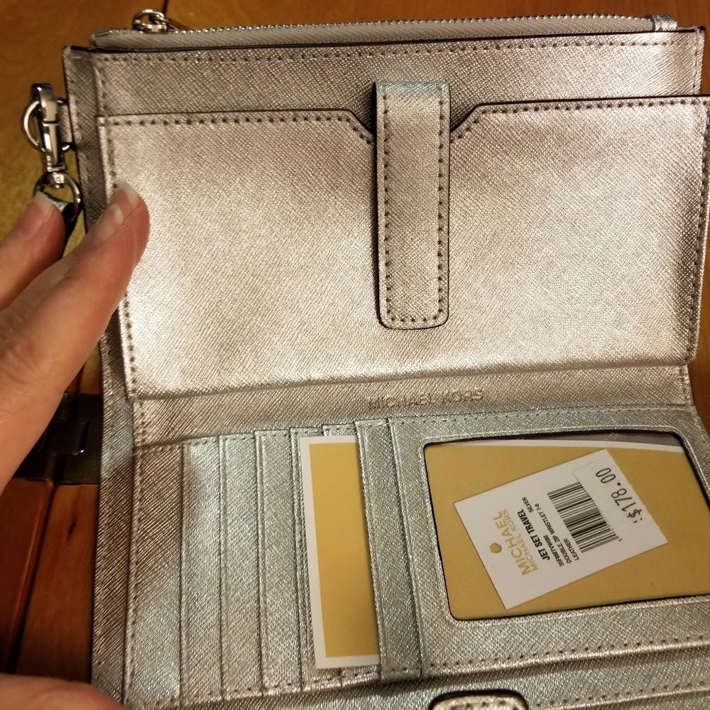Michael kors wallet/wristlet